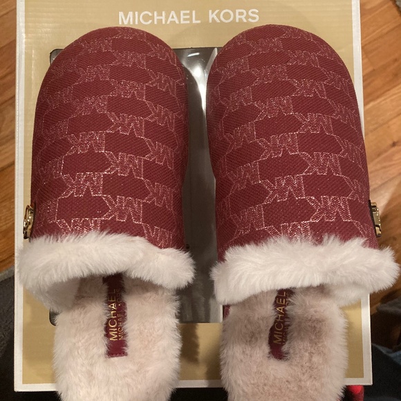 NEW Michael Kors Alexis Slipper in Mulberry Size 9 - Picture 1 of 5